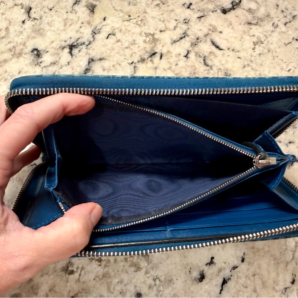 Gucci Euc Rare Blue & Black Python Continental Wa… - image 4